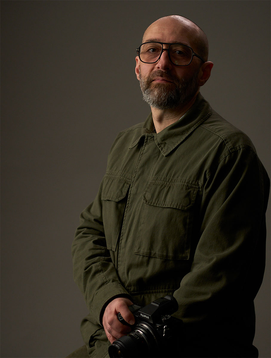 Un cameraman qui sourit